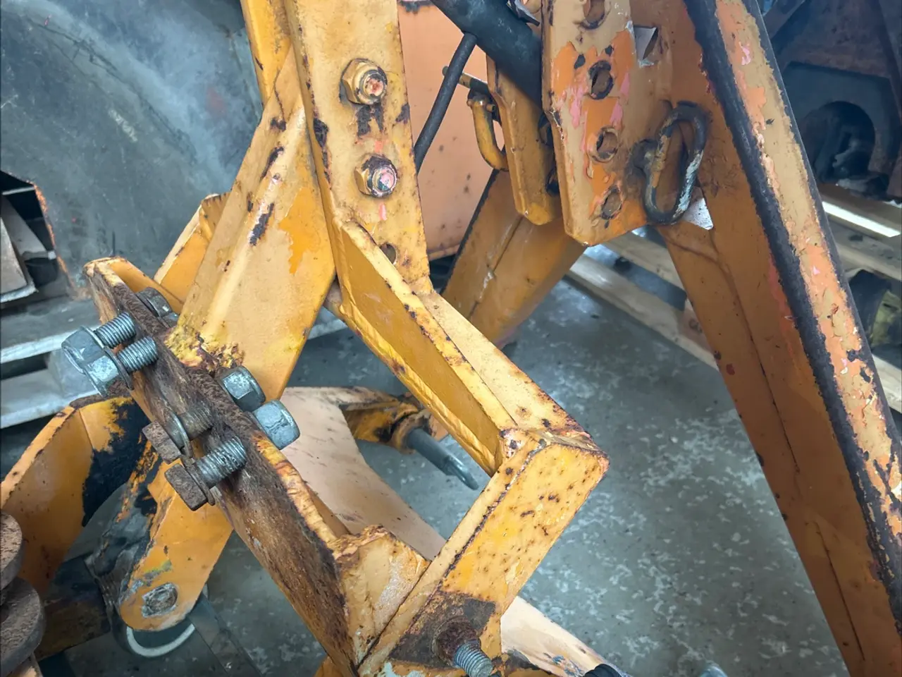 Billede 11 - Frontlift med A-ramme og PTO