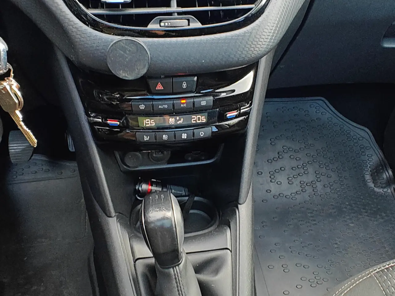 Billede 9 - Peugeot 208 1,5 BlueHDi 100 Infinity Sky sælges