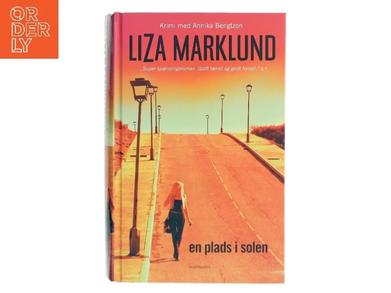 Billede 1 - En plads i solen : krimi af Liza Marklund (Bog)
