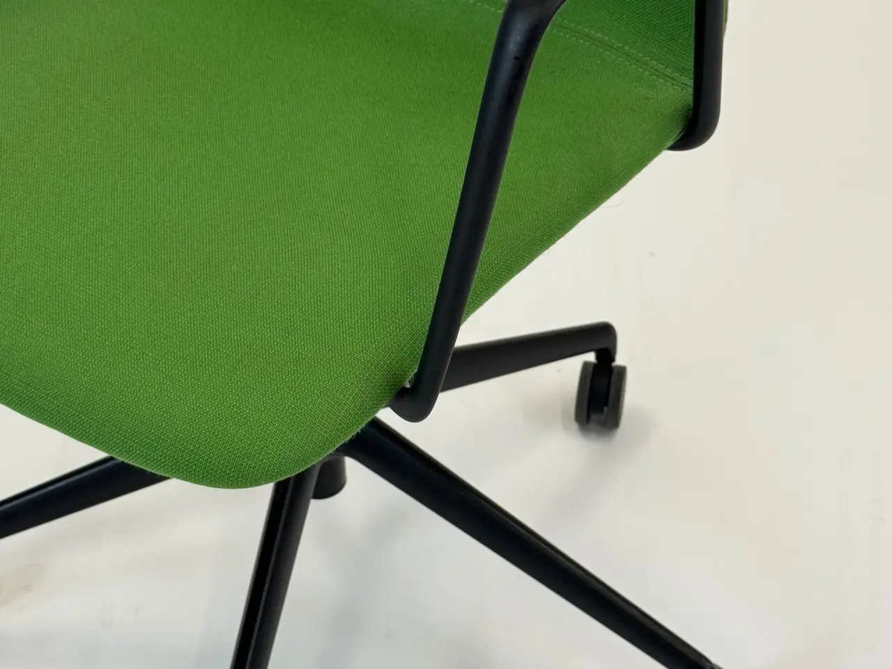 Billede 8 - Savir Design Reflect 5500 Stol – Grøn med Sort Stel