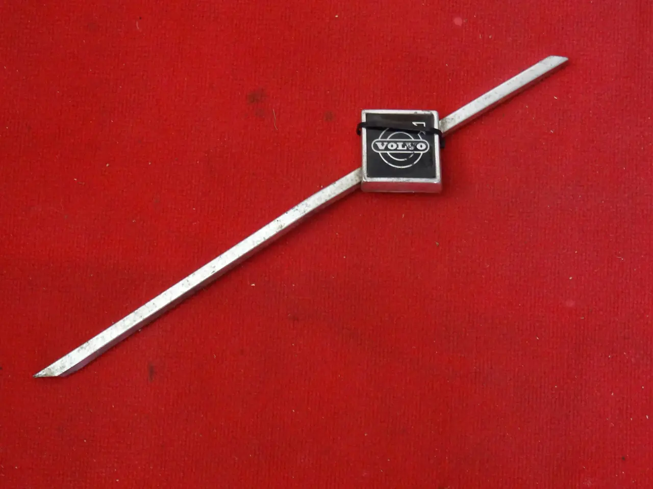 Billede 4 - Volvo 164 kølergitter,lister ved front/hjelm