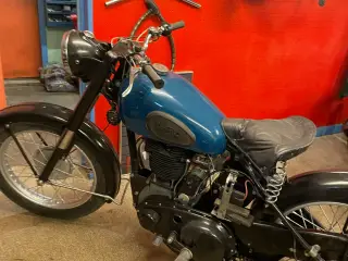 BSA B 31  årg 1953