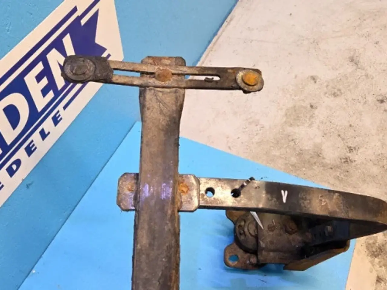Billede 6 - Case Maxxum 150 Hjulskærm Beslag L. 47802229