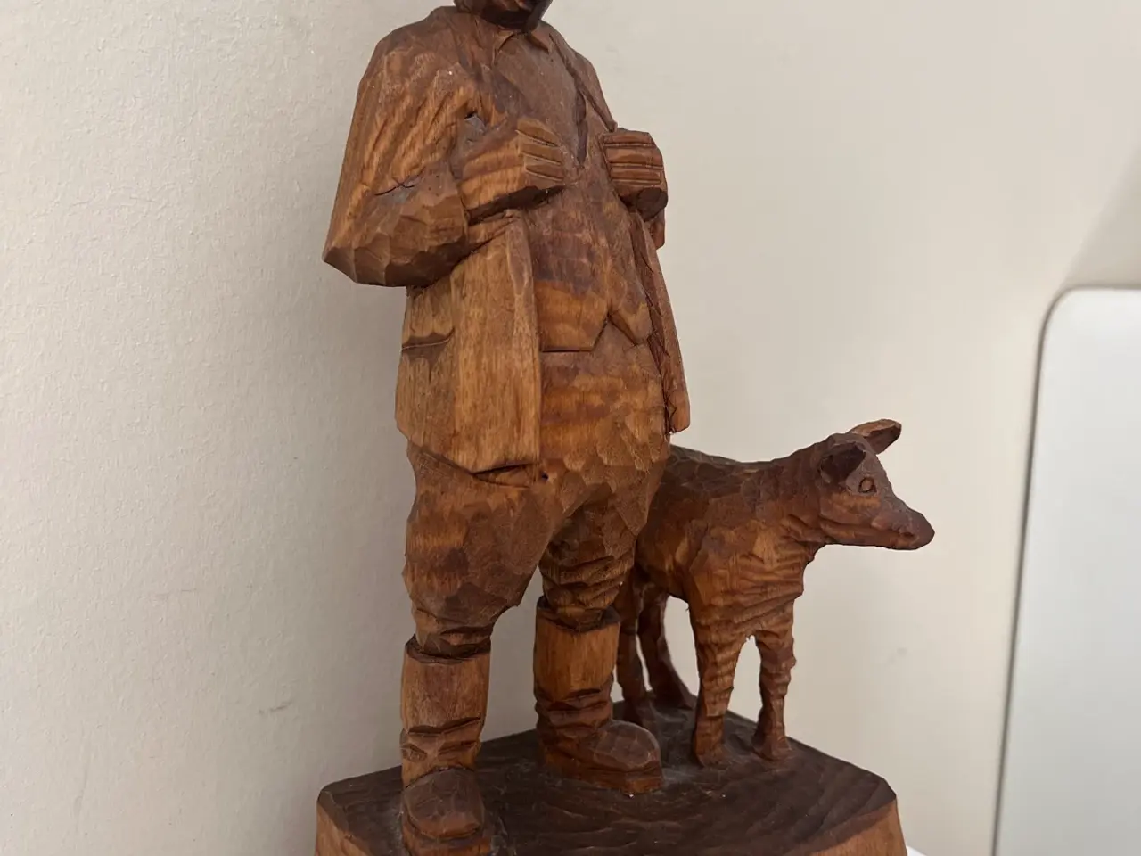 Billede 2 - Frihed Knudsen træ figur