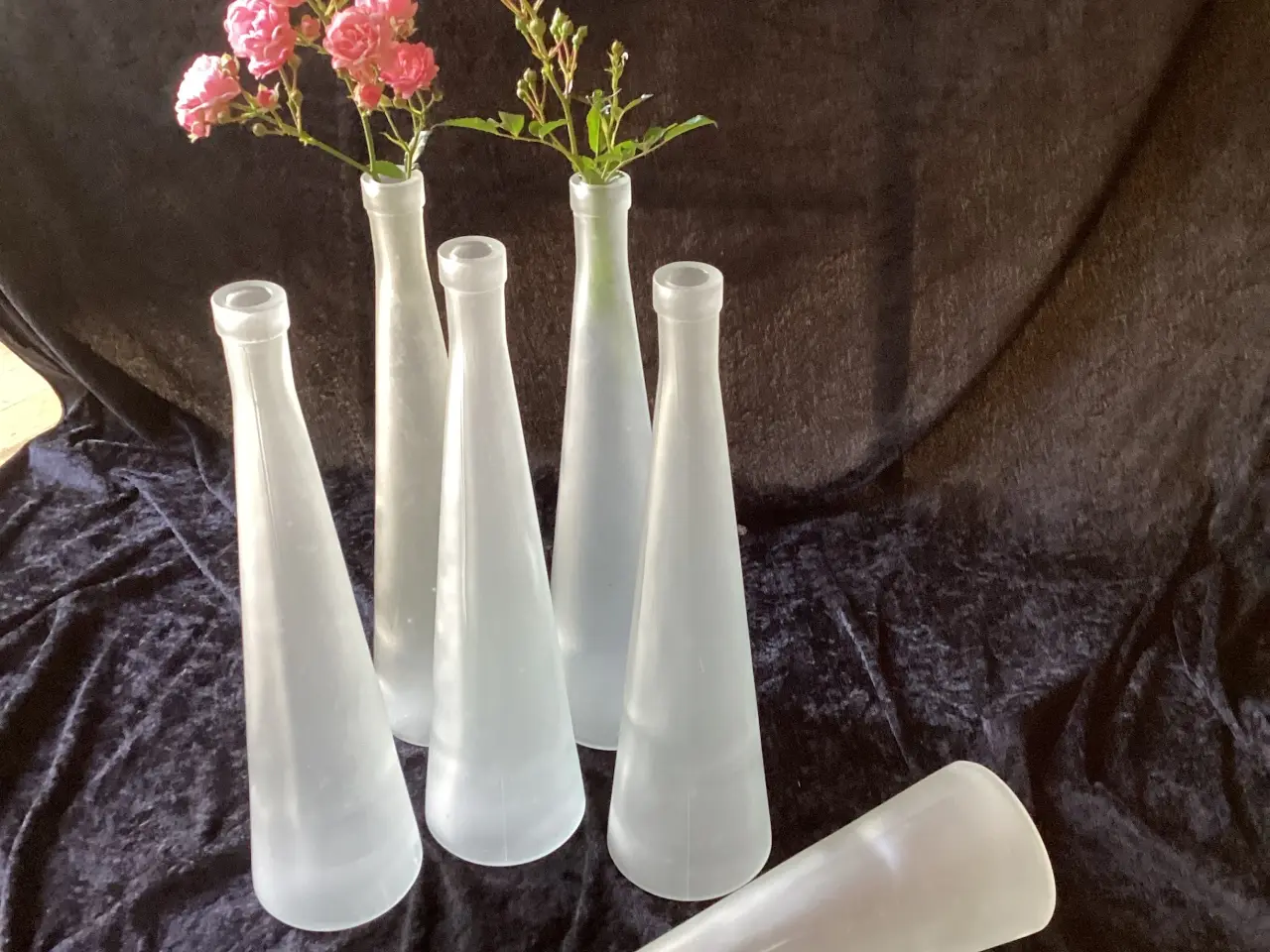 Billede 1 - Runde matterede hvide glasflasker/vaser