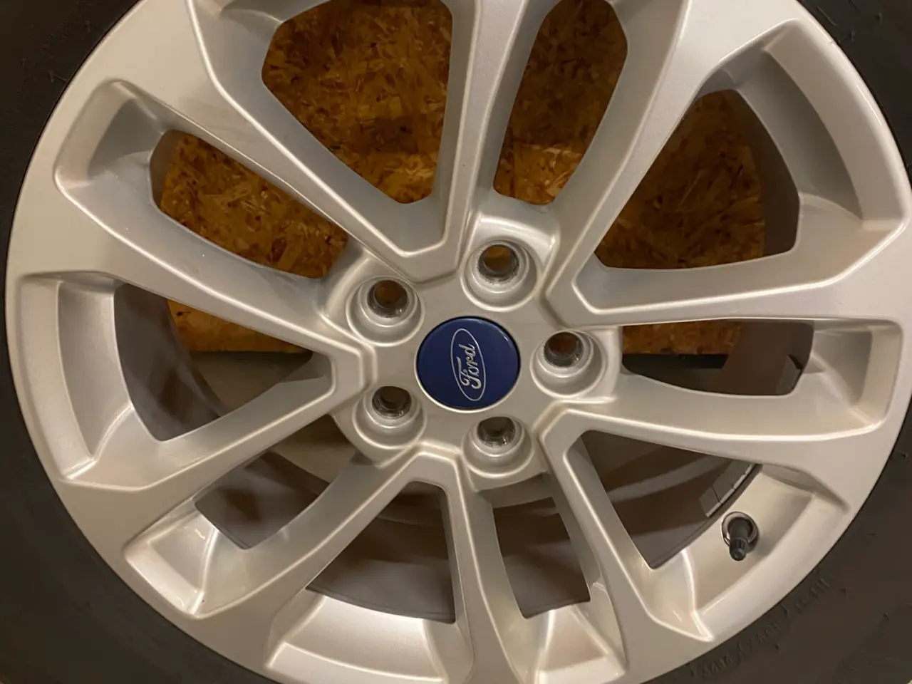 Billede 9 - Ford Kuga Original 17" med Michelin Helårsdæk