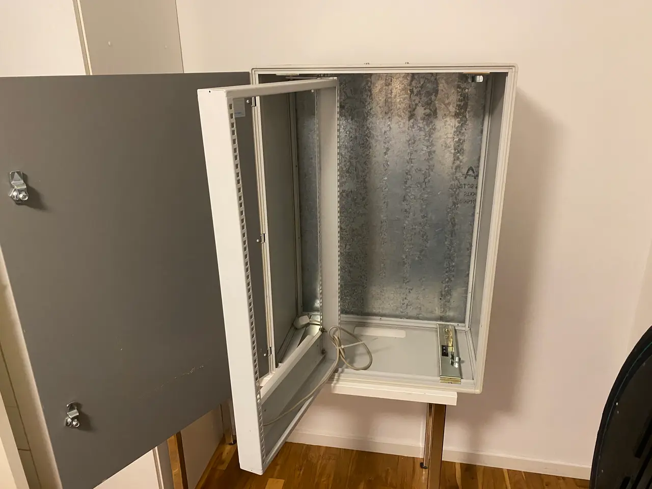 Billede 4 - 19'' Rack skab / Serverskab / Krydsfelt