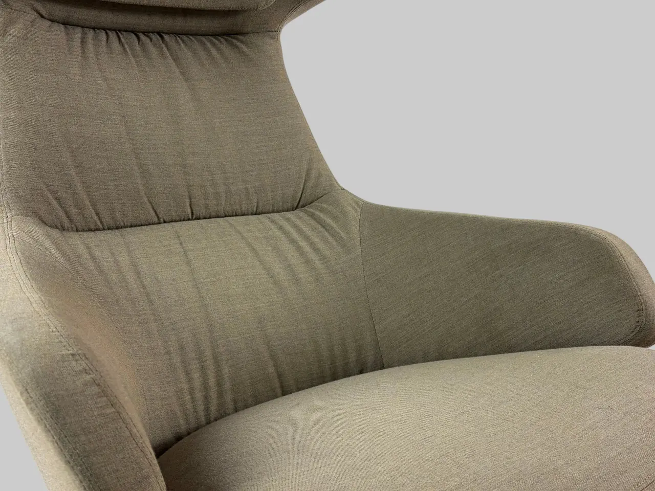 Billede 5 - Arper Aston Club Loungestol – Gråbrun/Sort Stel