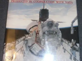 The Encyclopedia of US Spacecraft by Bill Yenne