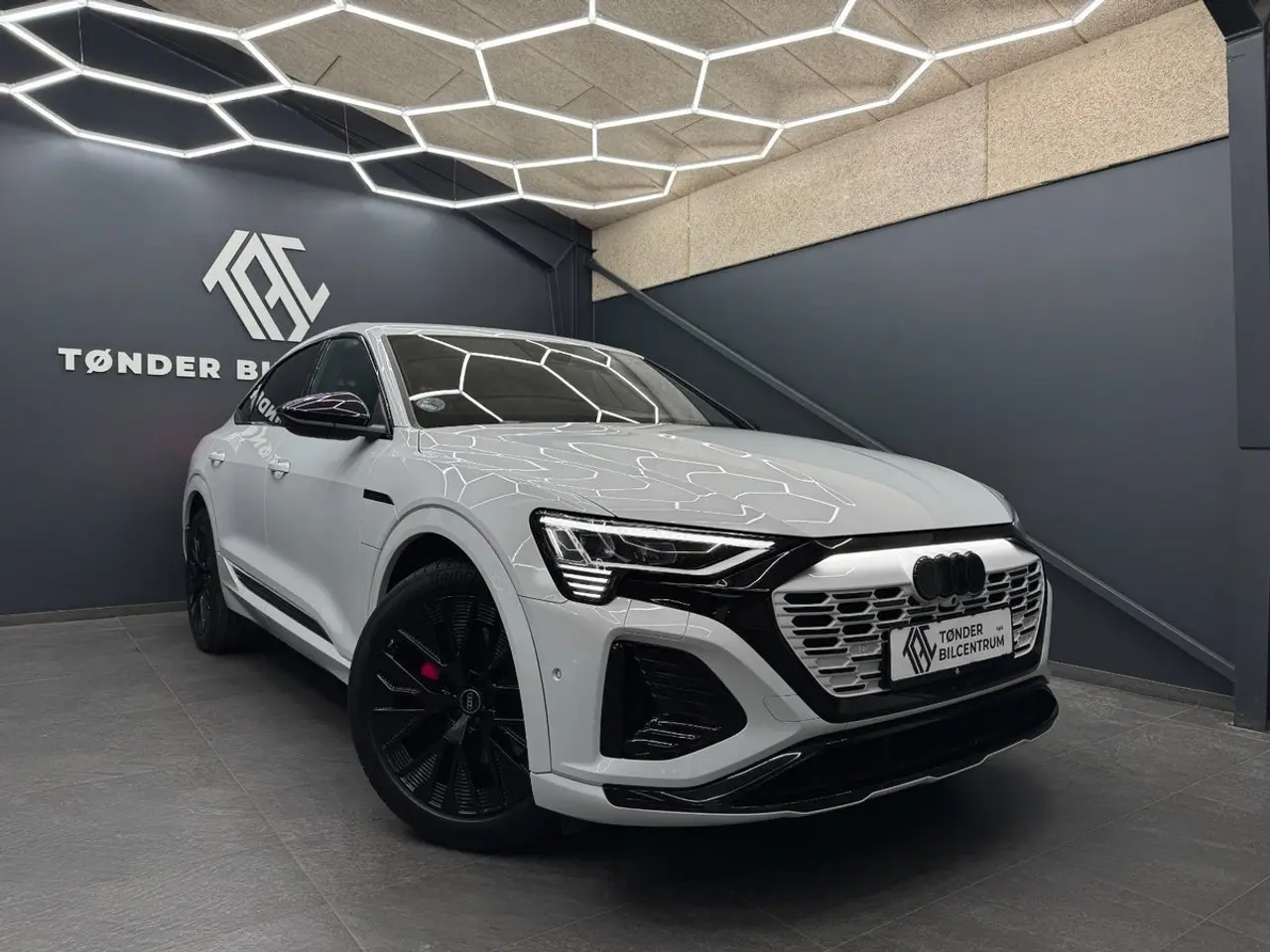 Billede 1 - Audi Q8 e-tron 55 S-line Black Style Sportback quattro