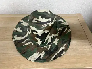 Fed camo bush hat / safarihat – kun 50 kr!
