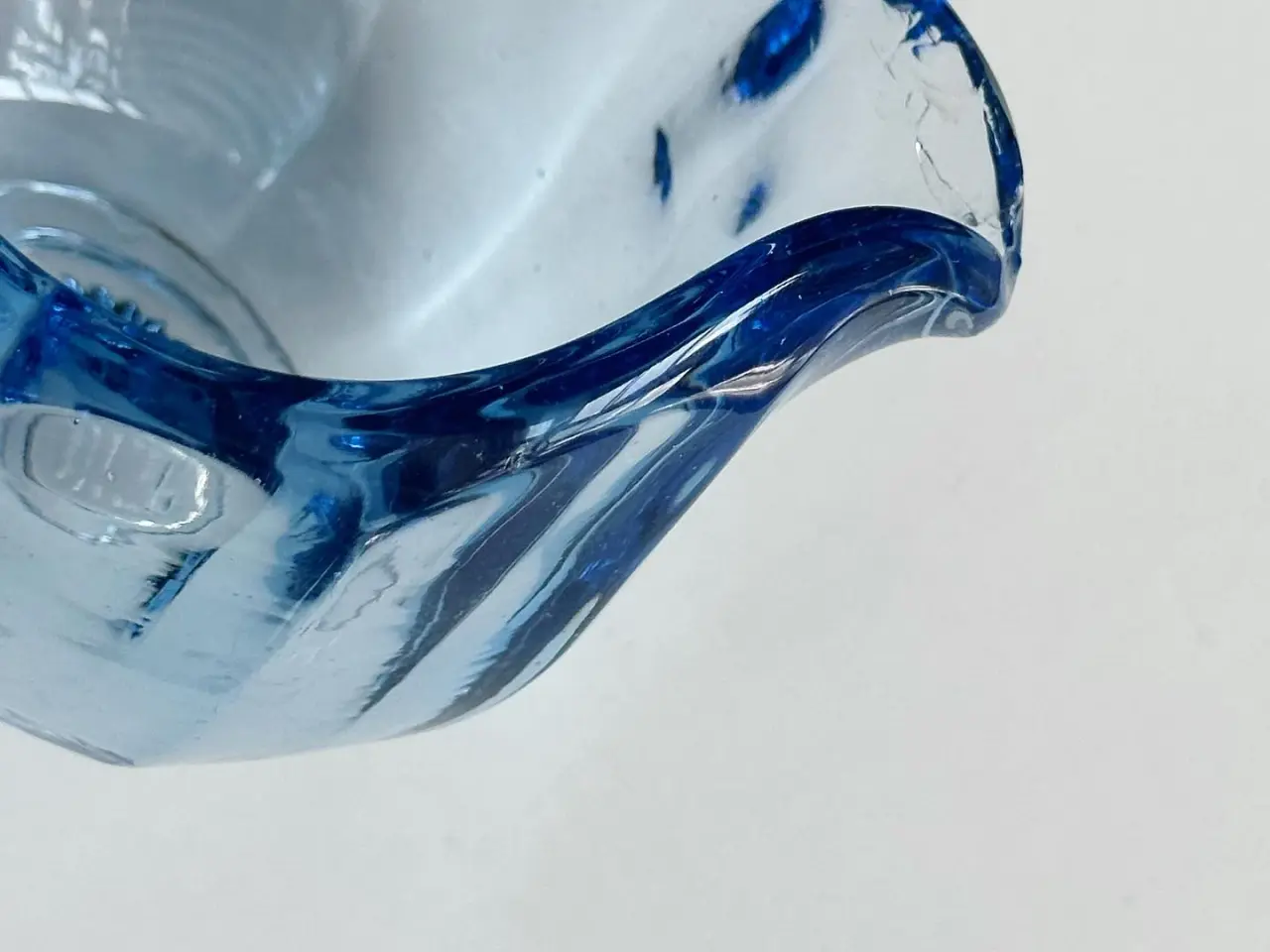 Billede 3 - Lyseblåt glas, kraftigt sæt, NB kandens tud