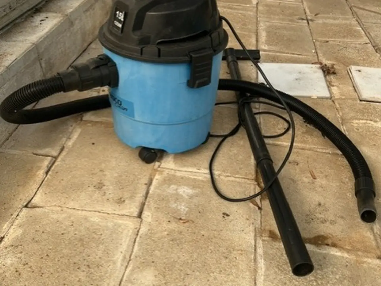 Billede 1 - Våd/Tør Støvsuger 15 L 50 kr
