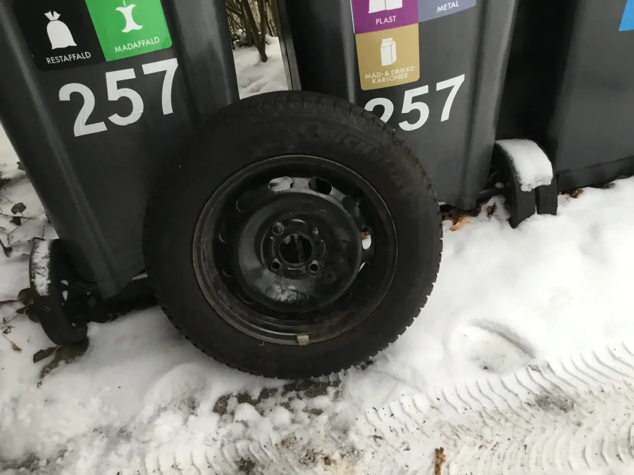 Billede 2 - Vinterdæk Michelin til Ford Fiesta 14”