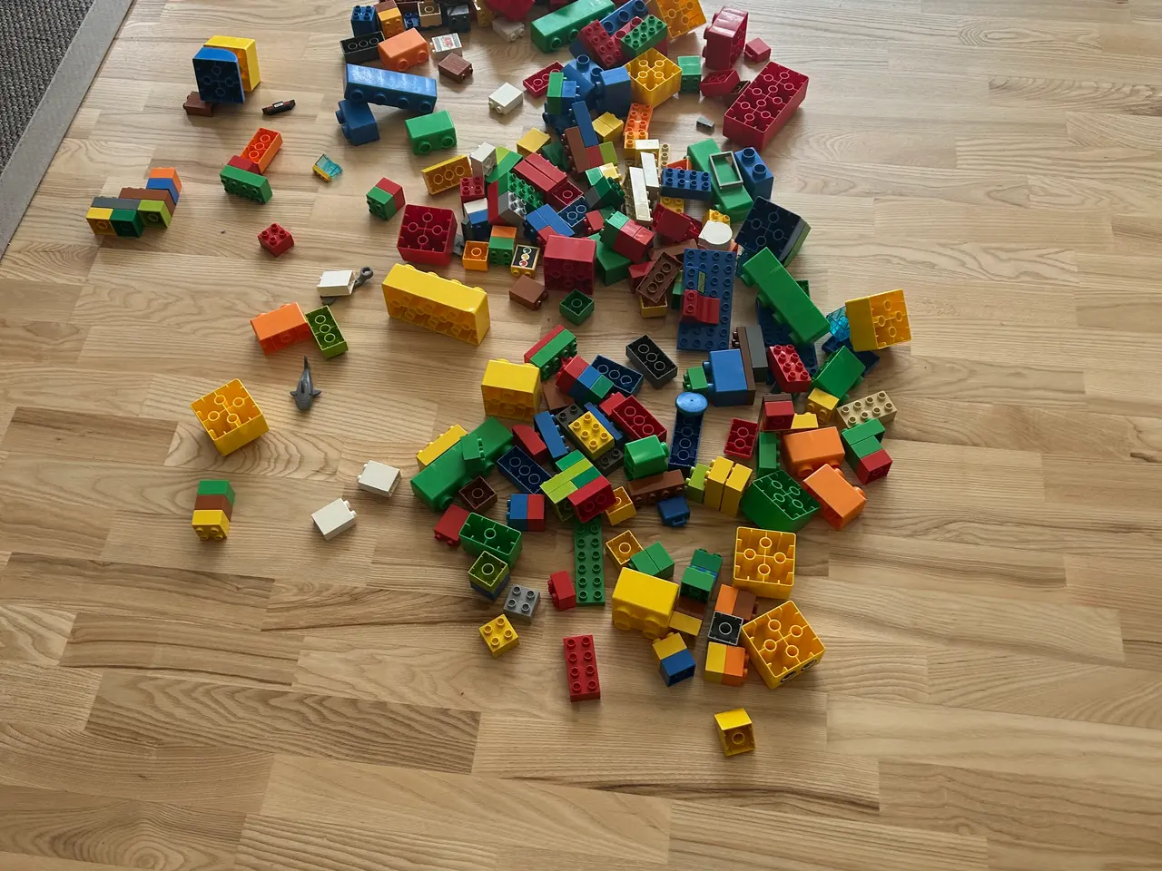Billede 3 - Duplo klodser blandet, sælges som vist