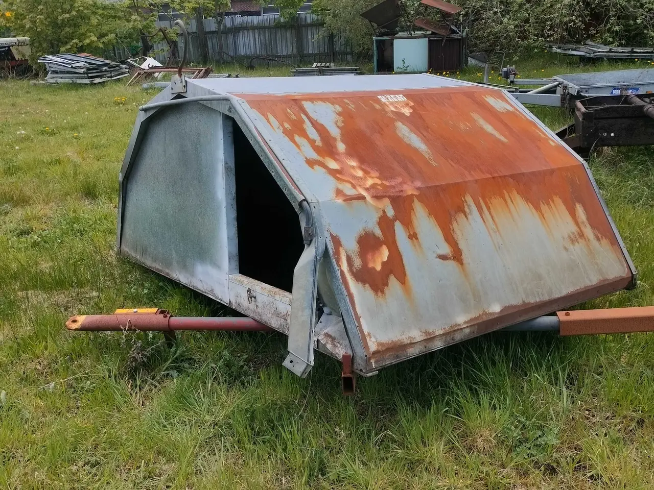 Billede 3 - Isoleret grise hytte i galvaniseret stål.