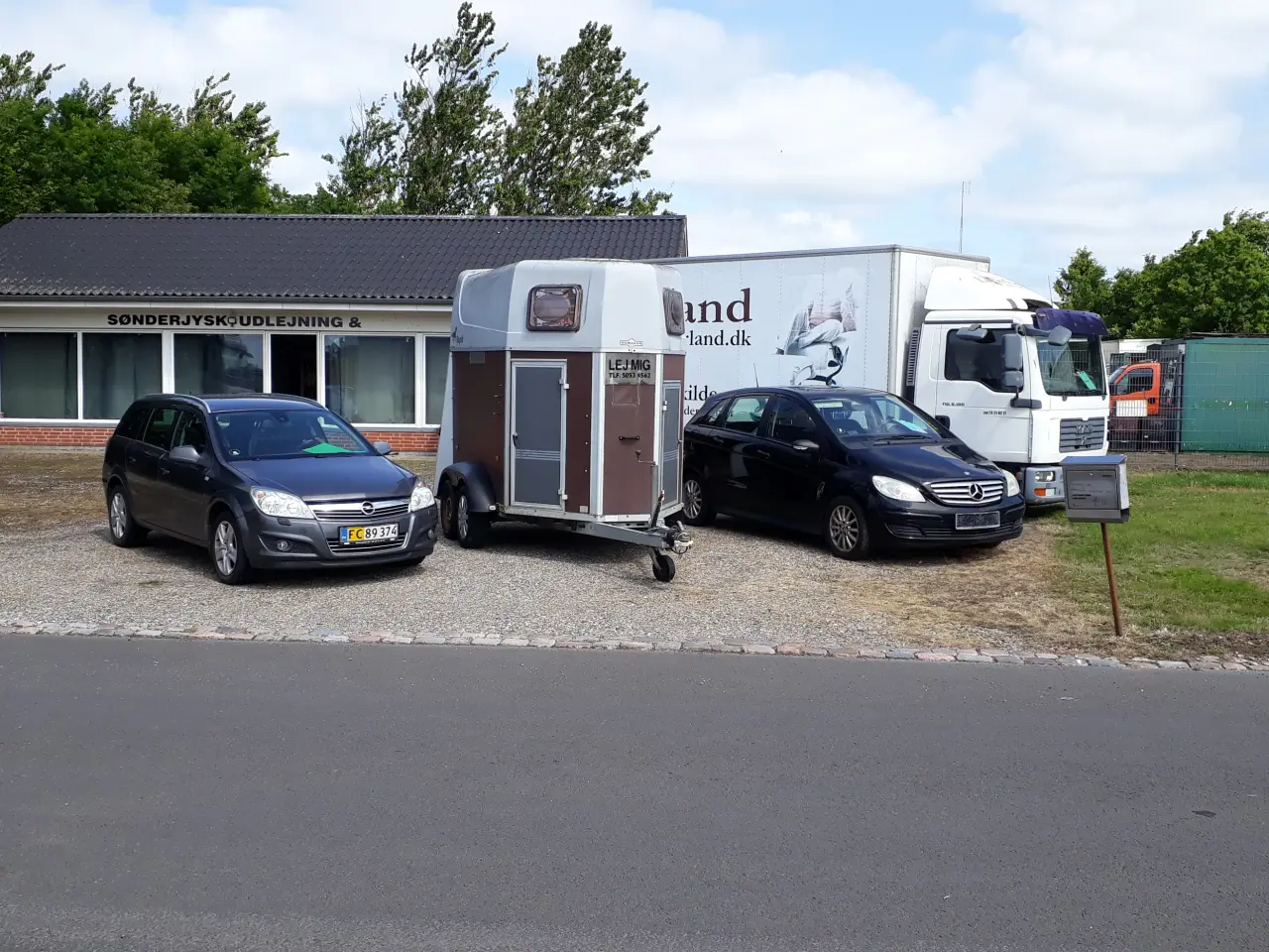 Billede 1 - Vi holder oprydnings salg. Ring eller sms for tid.