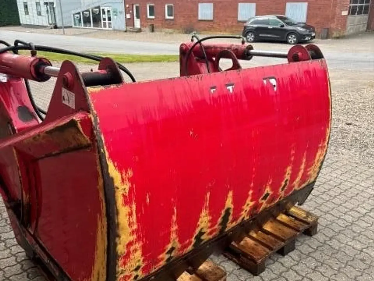 Billede 5 - - - - SKÆRESKOVL M/VOLVOBE