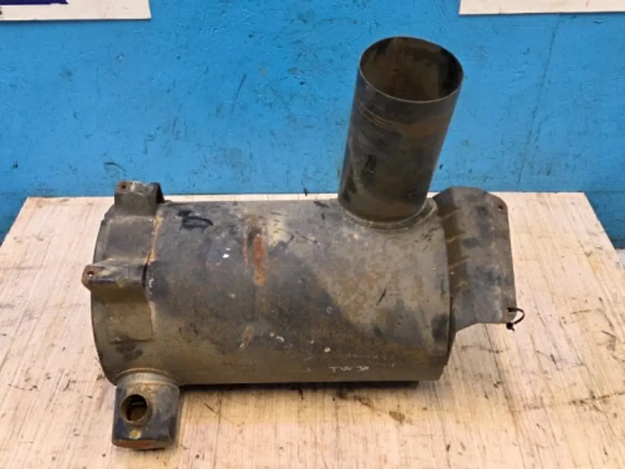Billede 9 - Ford TW30 Luftfilterhus D8NN9600BC
