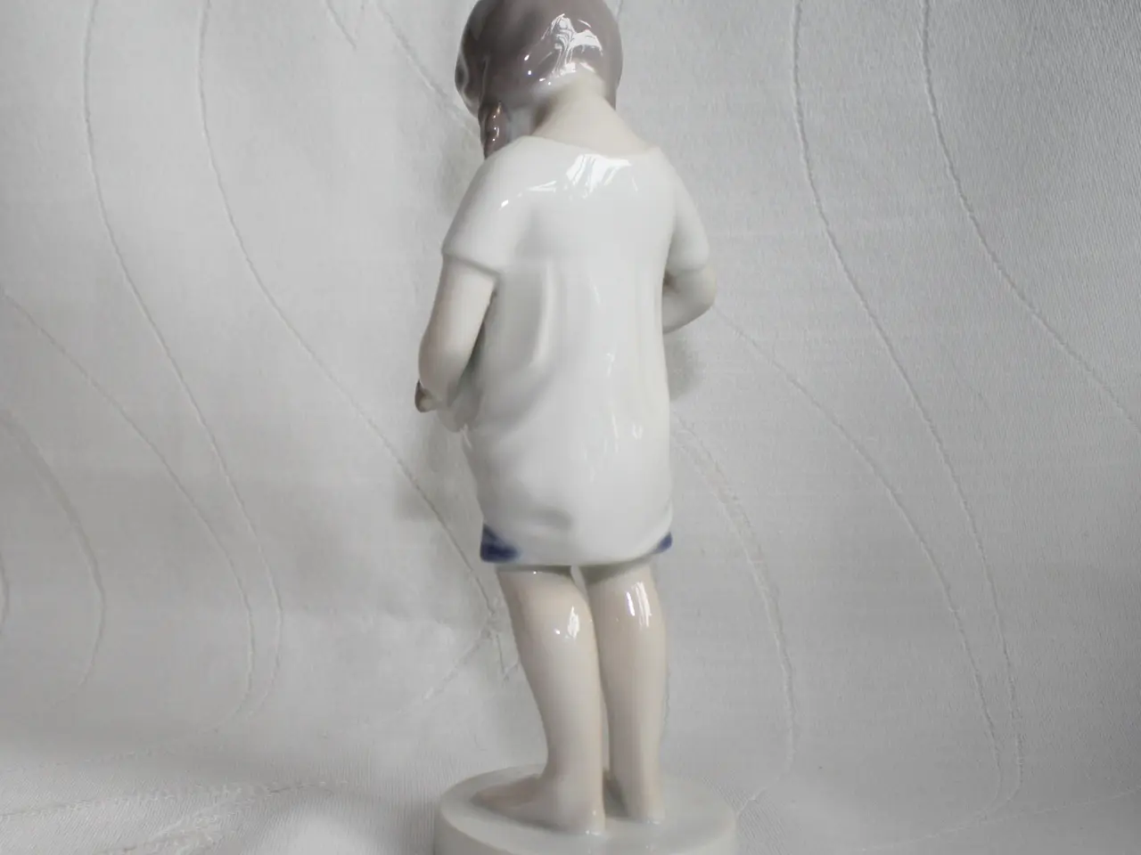 Billede 5 - Pige med kat, Figur fra Bing og Grøndahl