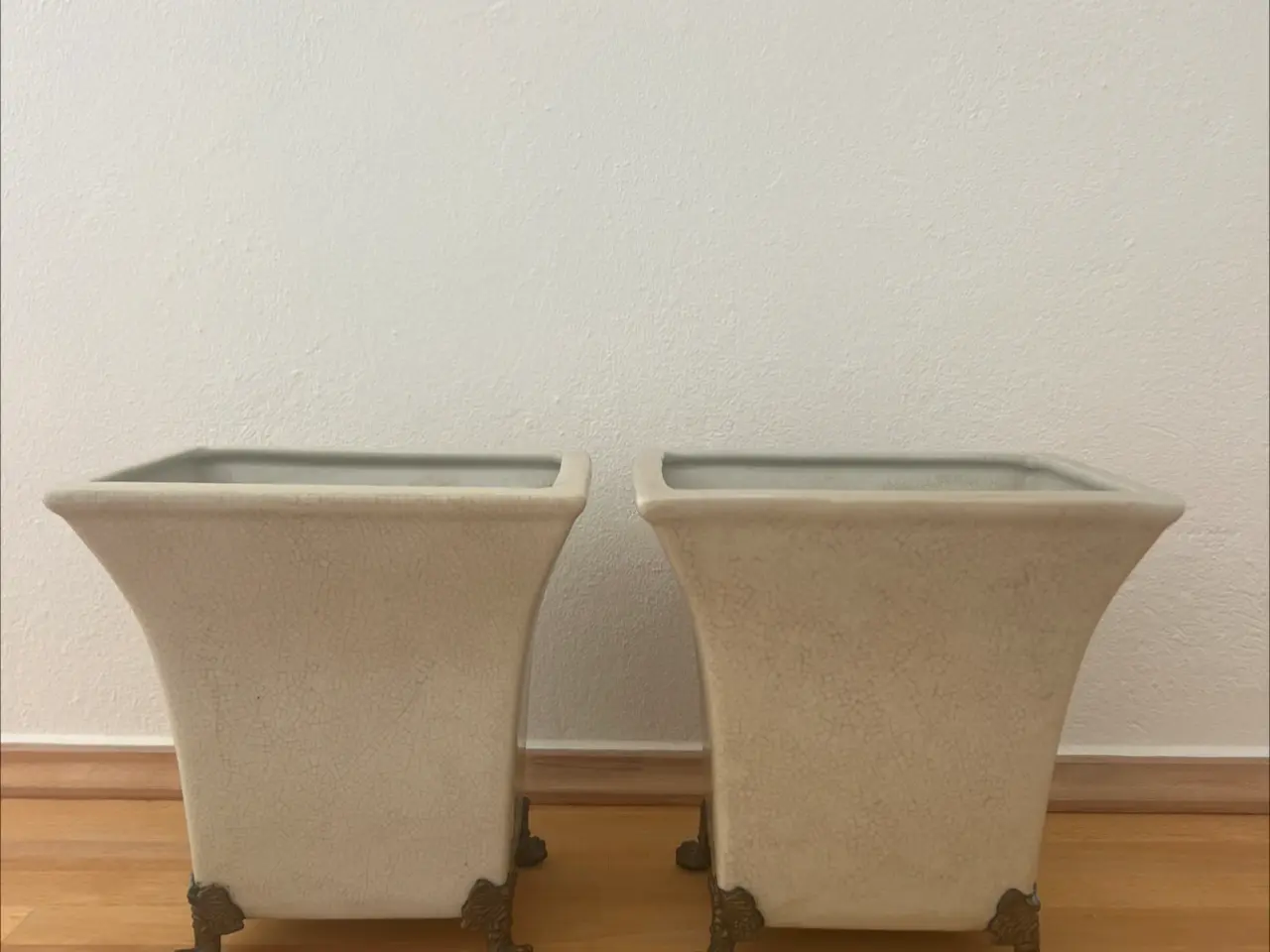 Billede 1 - Et par dekorative urtepotteskjulere i keramik 