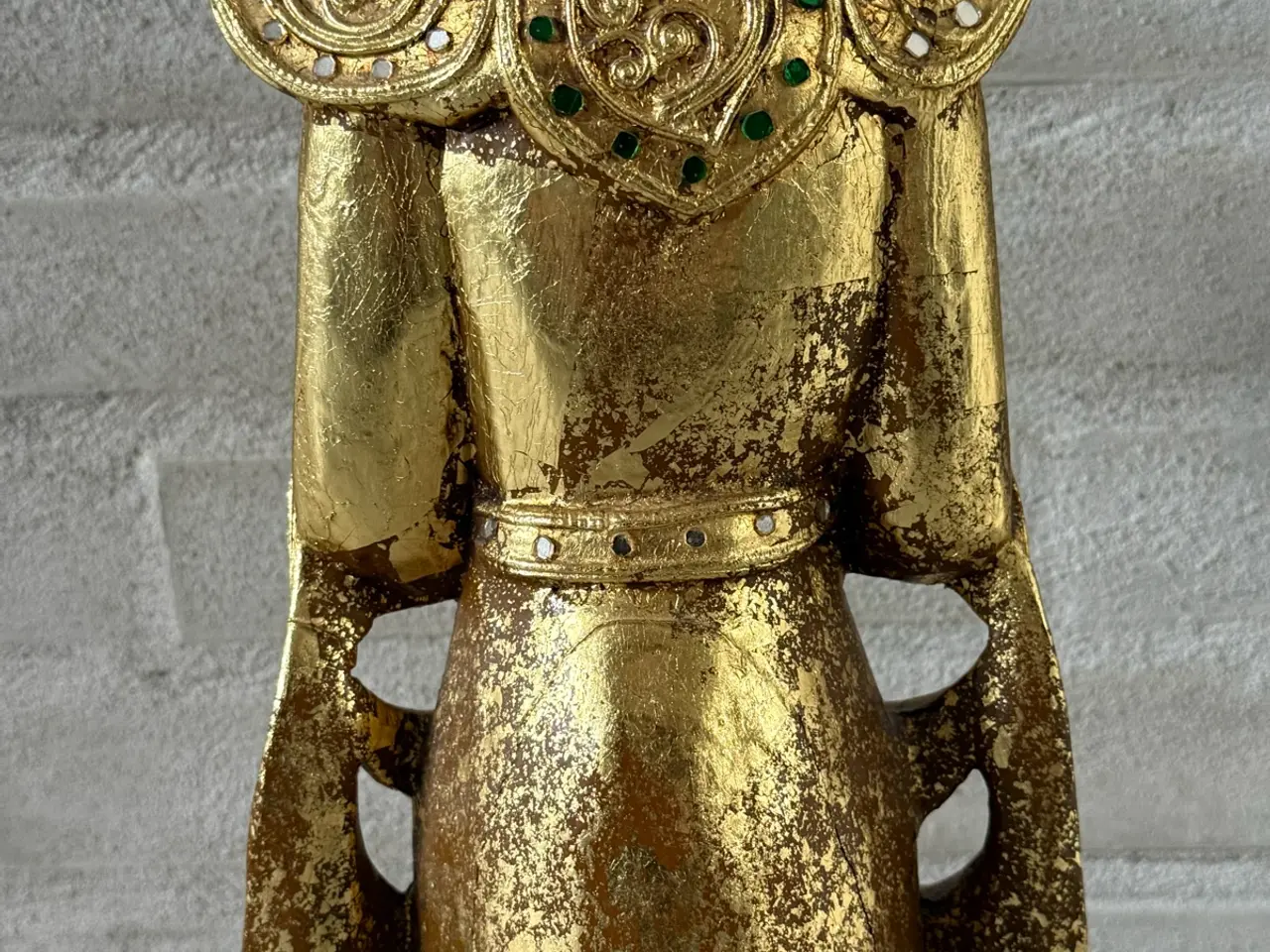 Billede 9 - Smuk 56 cm guld Buddha i massivt træ.