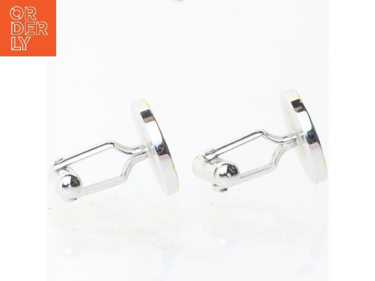 Billede 3 - Manchetknapper med uremotiv (str. 1,5x1,7 cm)
