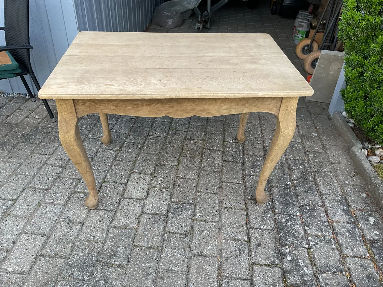 Billede 1 - Egetræs spisebord m/ 4 stole