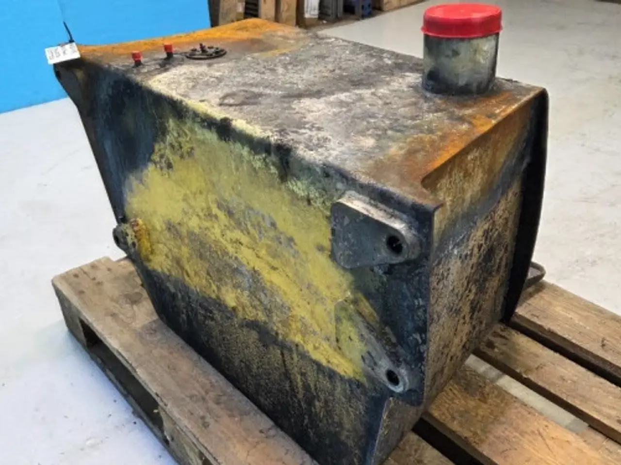 Billede 7 - New Holland LB115B Dieseltank 84262236