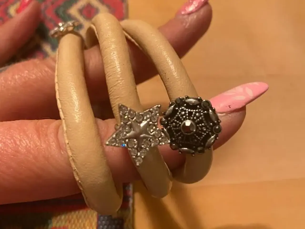 Billede 3 - Flotte armbånd