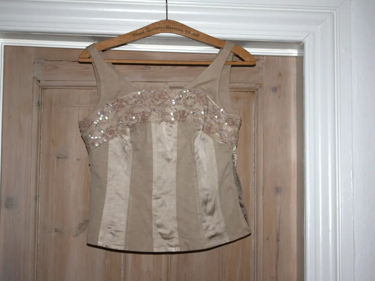 Billede 6 - Fin Creton top med perleapplikationer str. 36