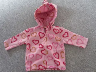 Lyserød fleece trøje med hjerter str. 74