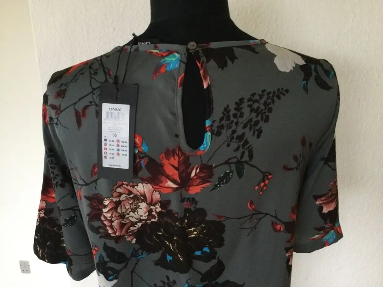 Billede 4 - *Ny* ONLY sommerkjole str. 36
