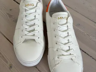 Hvid sneakers str. 39