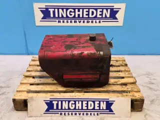Case 844S Dieseltank 3145850R92