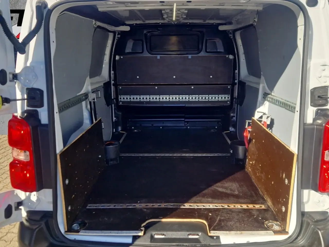 Billede 11 - Peugeot Expert 2,0 BlueHDi 144 L2 Plus EAT8 Van