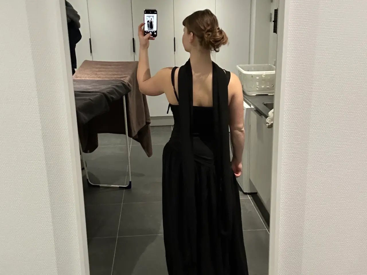 Billede 7 - Helt ny, elegant og ubrugt kjole