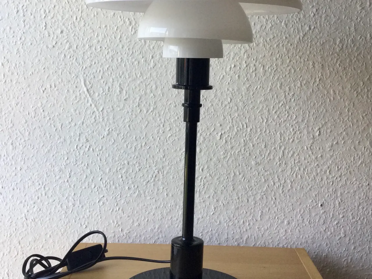Billede 3 - Bordlampe med hvid glasskærm