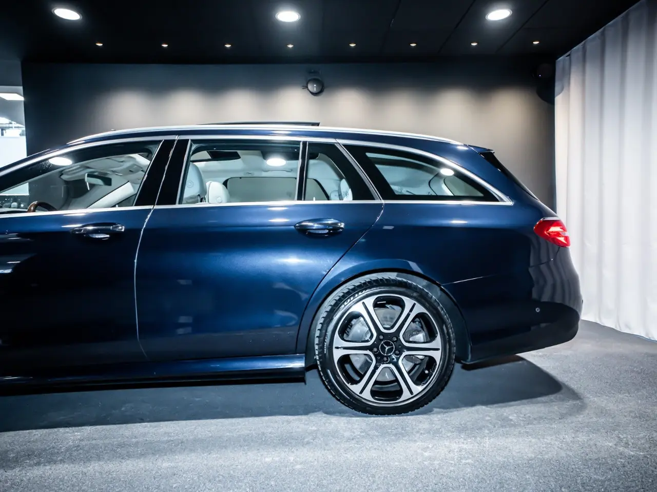 Billede 23 - Mercedes E450 3,0 AMG stc. aut. 4Matic