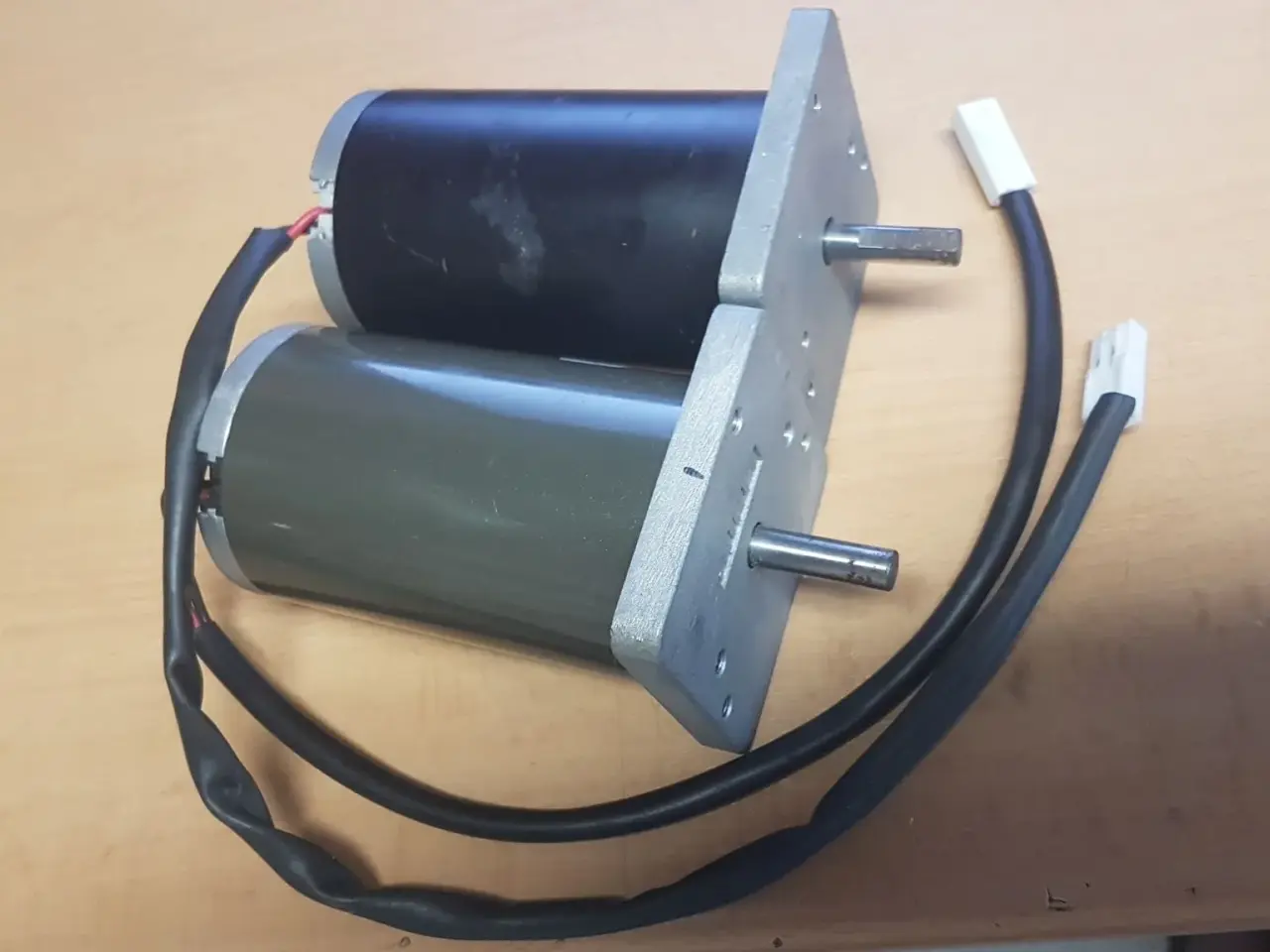 Billede 1 - 2 stk dc motor