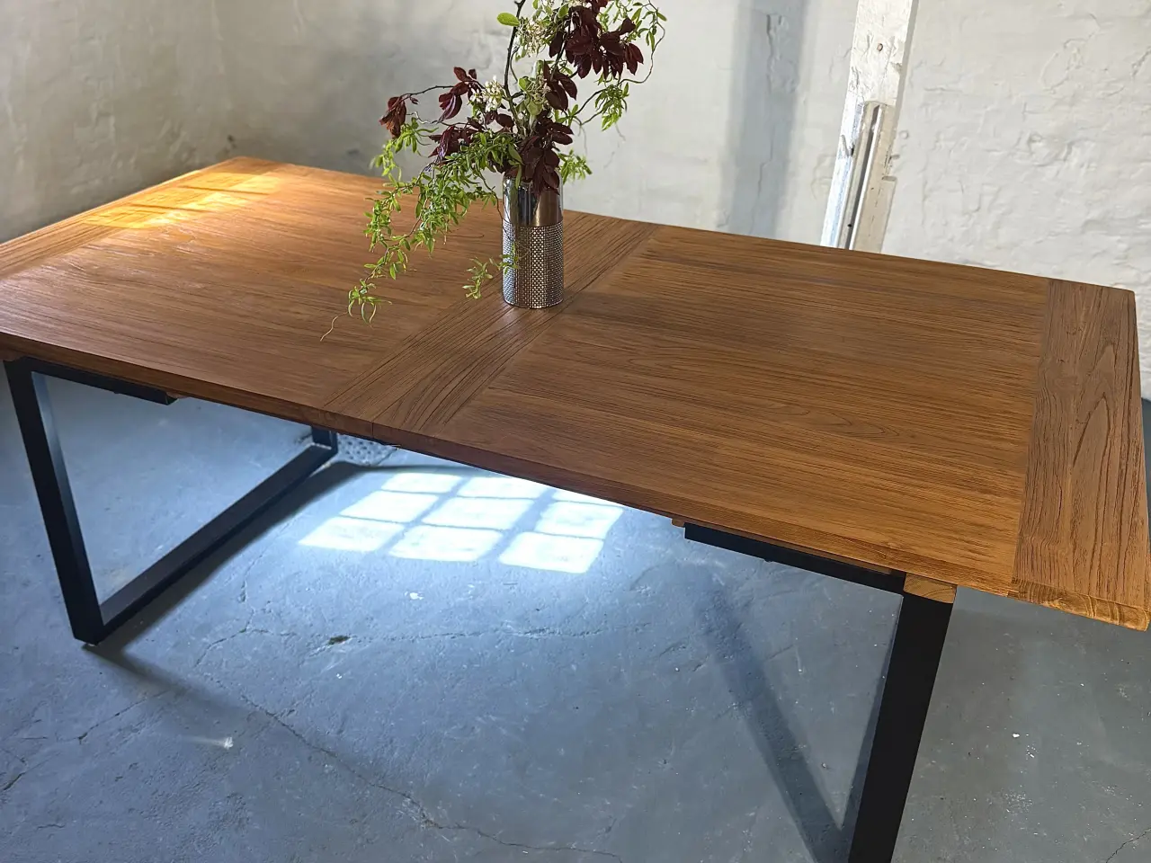 Billede 12 - Eksklusivt nyrenoveret massivt teakbord – Indoor &