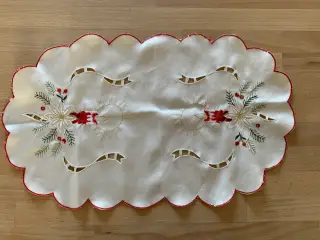 Lille juledug eller bord-løber i 100 % polyester
