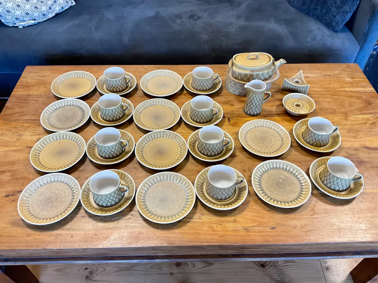 Billede 2 - Te / kaffe stel, Relief stentøj