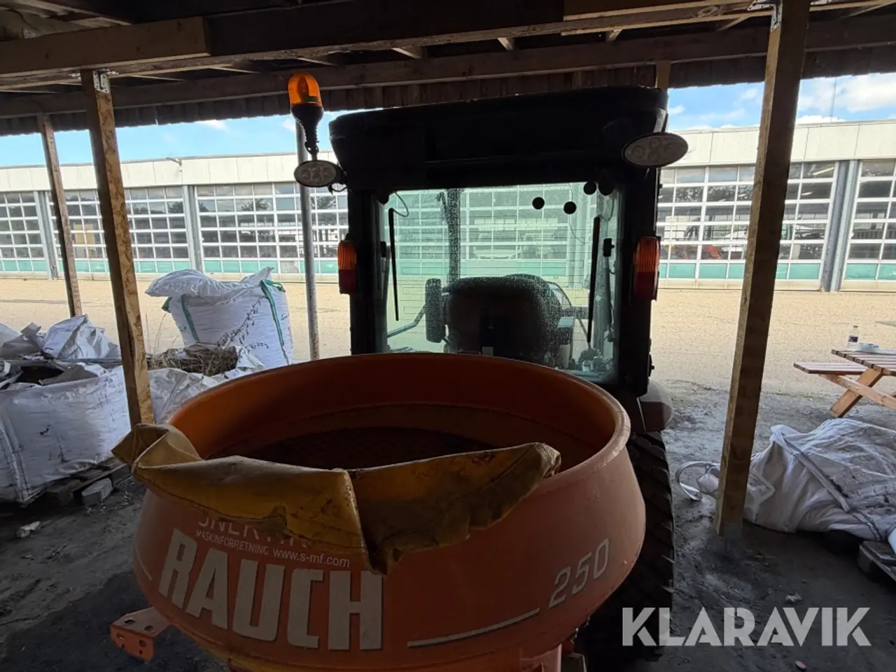 Billede 6 - Traktor Yanmar YT235 - med kost og spreder