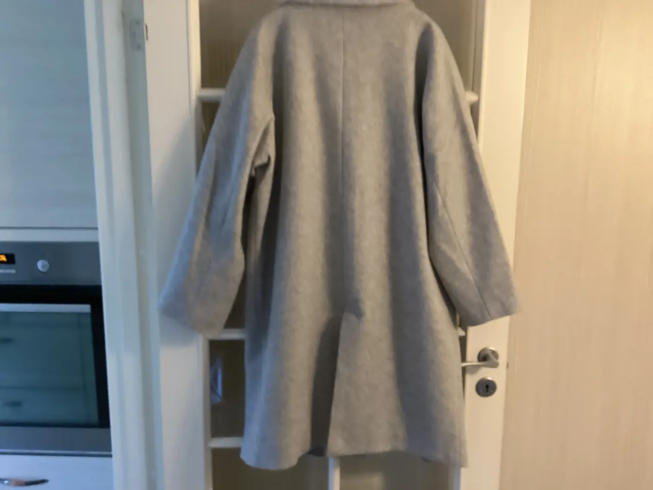 Billede 1 - Ny uldfrakke str L (stor i str) 175 kr