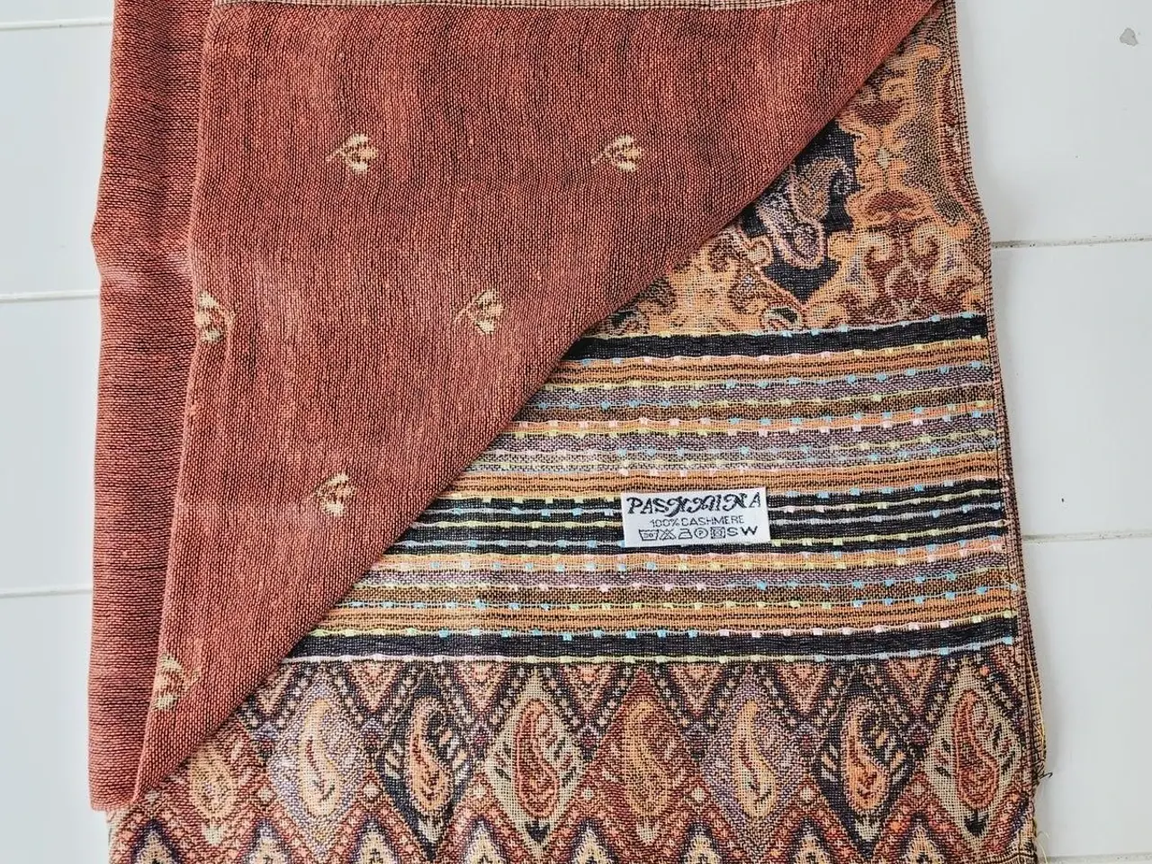 Billede 2 - ⭐️- Elegant og Blødt Pashmina Tørklæde - UBRUGT