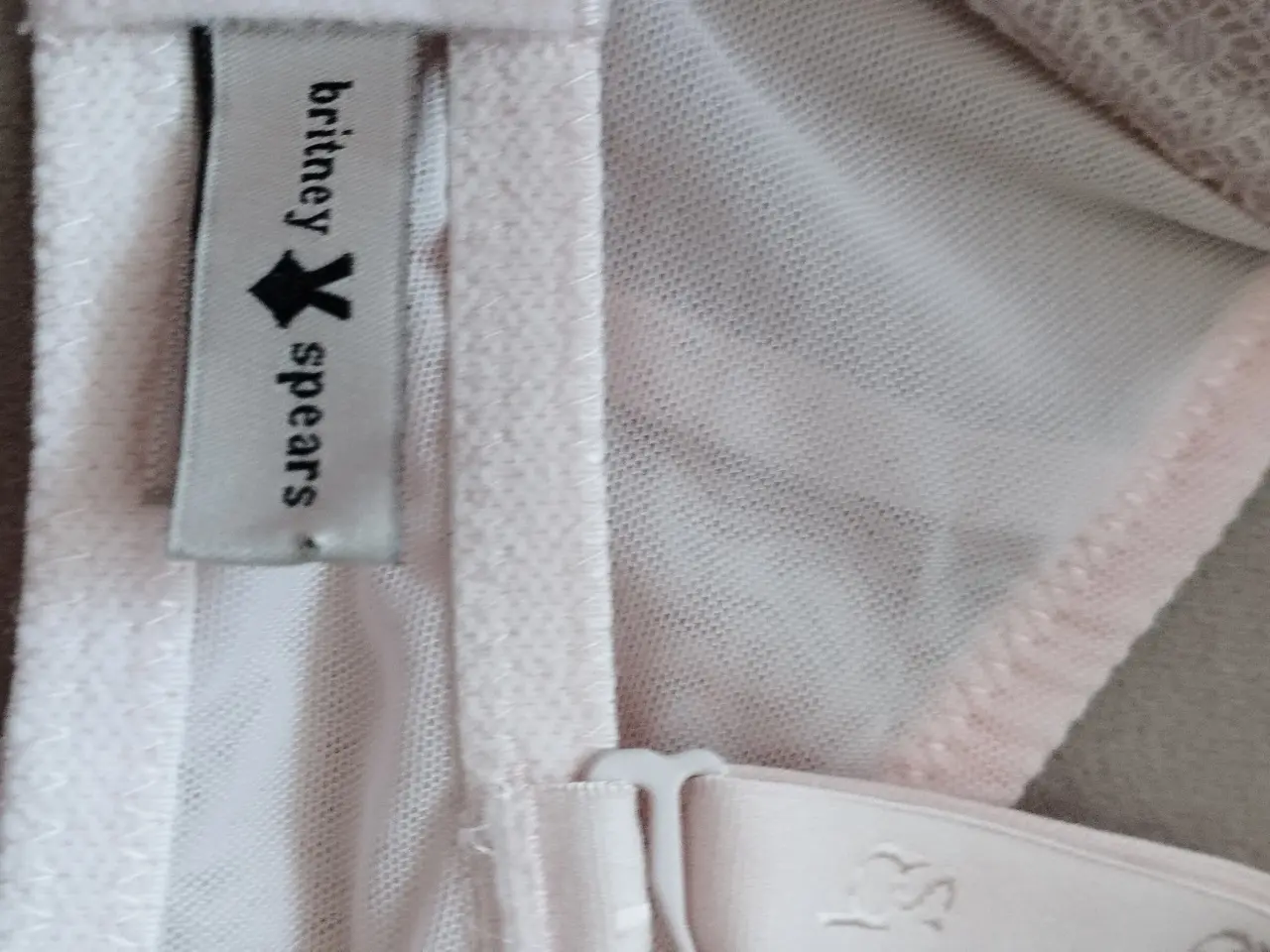 Billede 5 - 2 BH med bøjler, HUNKEMÖLLER str. 75 F G og BRITH