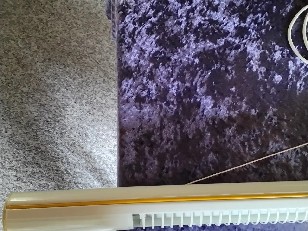 Billede 5 - Retro loftslampe hvid m/org gule bånd på siden