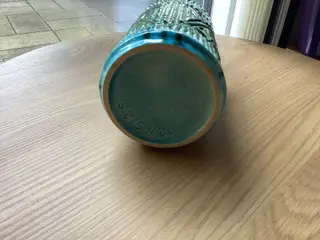 Vase.