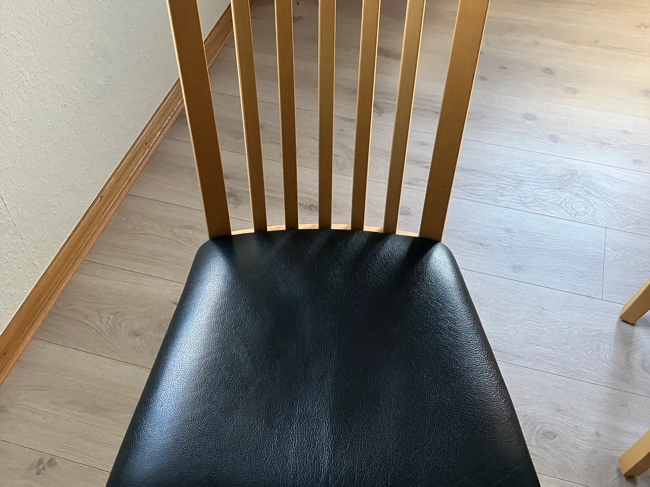 Billede 2 - Spisebord og 8 stole Skovby